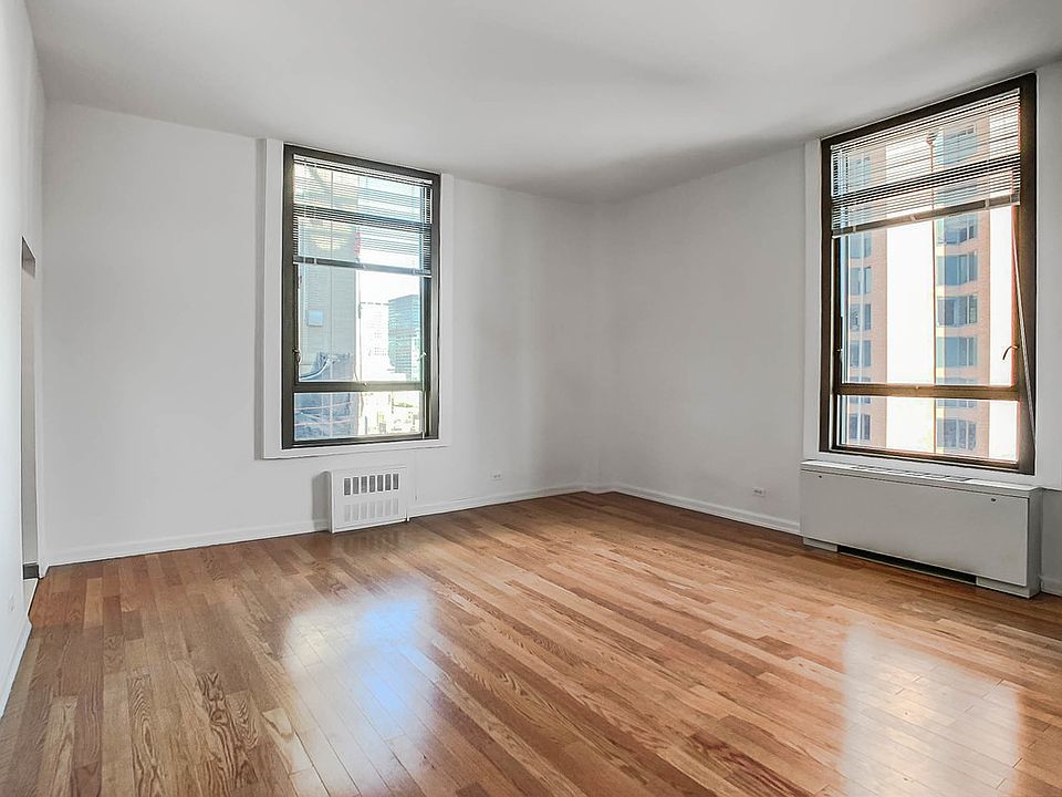 1st image of 4 Park Ave APT 21R