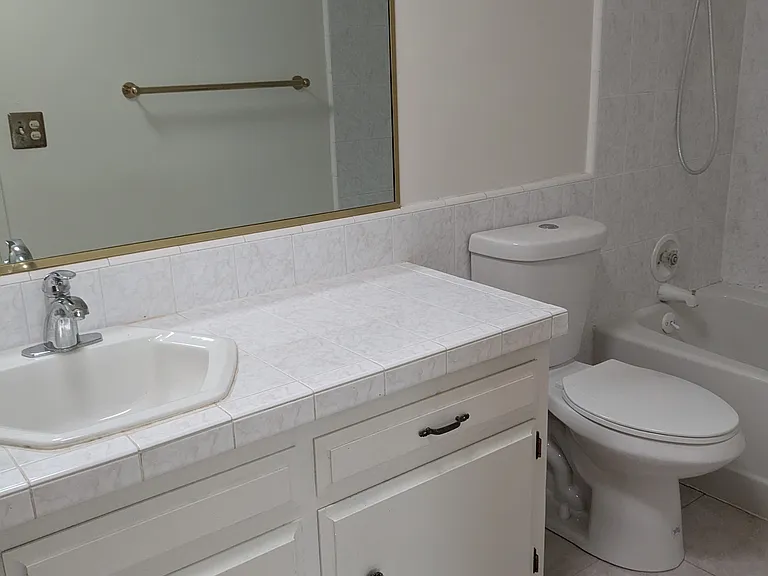 2429 Woodstock Ct — Photo 12