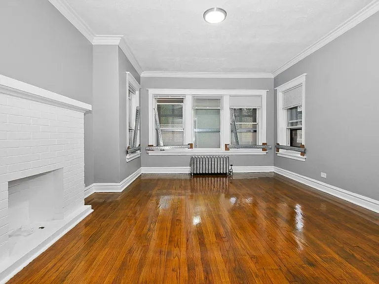 7557-59 S. Calumet Ave. / 348-58 E 76th St. — Photo 24