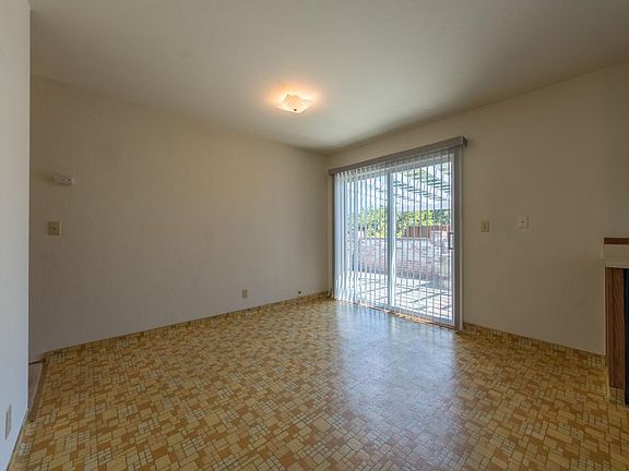 5th image of 7945 Cranberry Cir