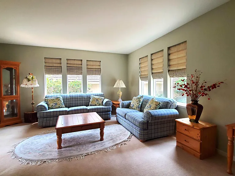 956 Redwood Dr — Photo 5