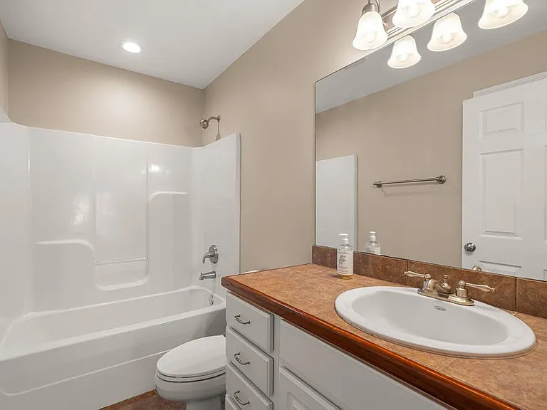 34 Clear Springs Ct — Photo 19