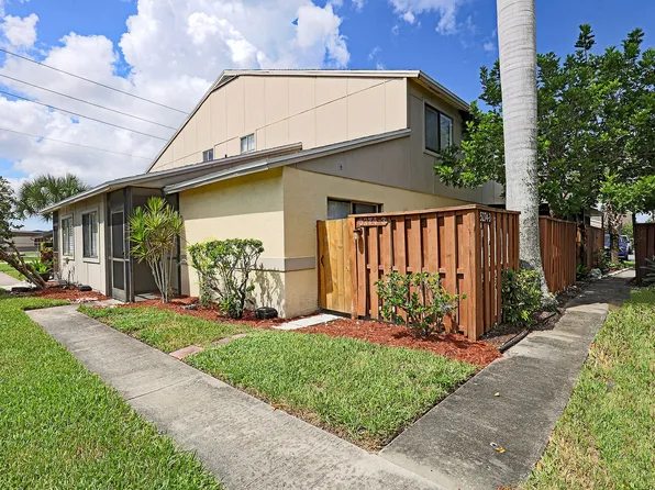 5274 Cedarbend Dr APT 3, Fort Myers, FL 33919