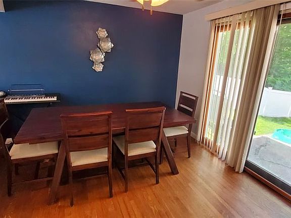 4th image of 1408 Campus Dr
