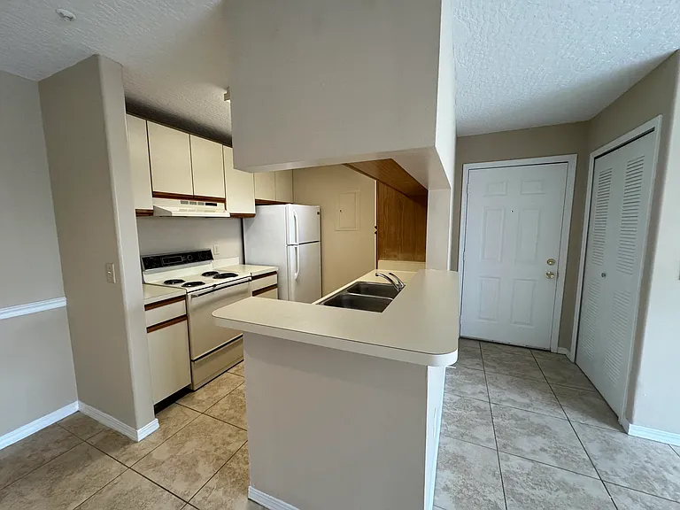 7667 N Wickham Rd #613 — Photo 7