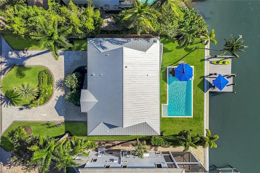 4 bed, 3.5 bath, 2700 sqft, $45,000 — Photo 3