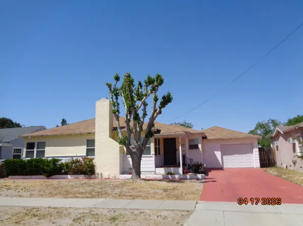 851 W Newgrove St, Lancaster, CA 93534