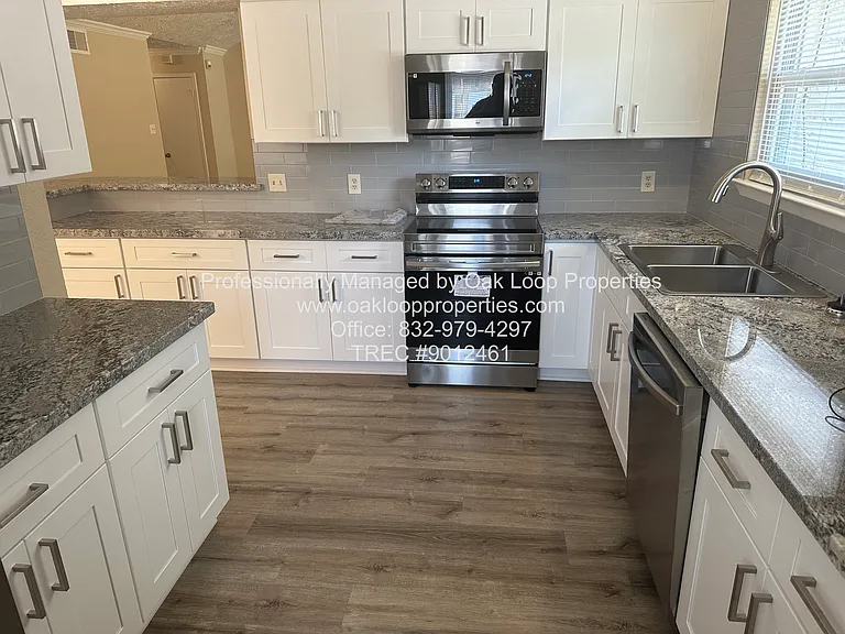 9306 Bollingbrook Dr — Photo 14