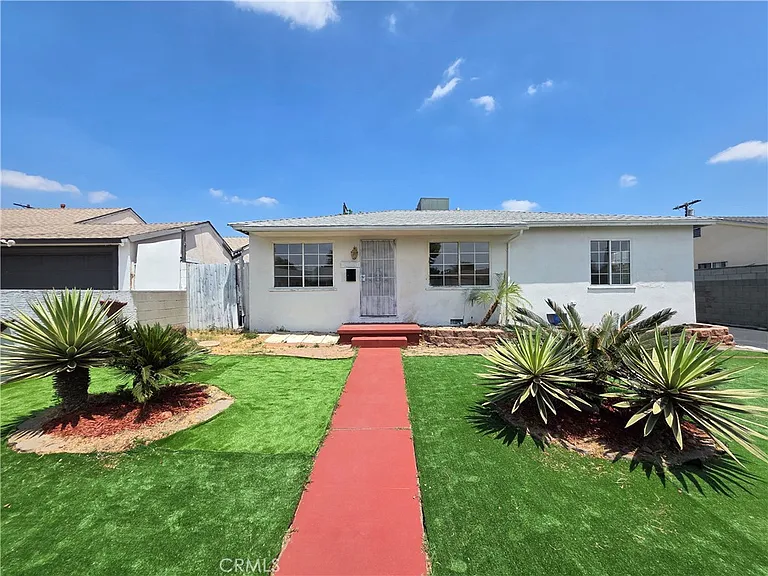 8834 Stansbury Ave — Photo 24