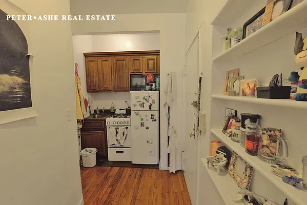 Rented by Peter Ashe | media 7