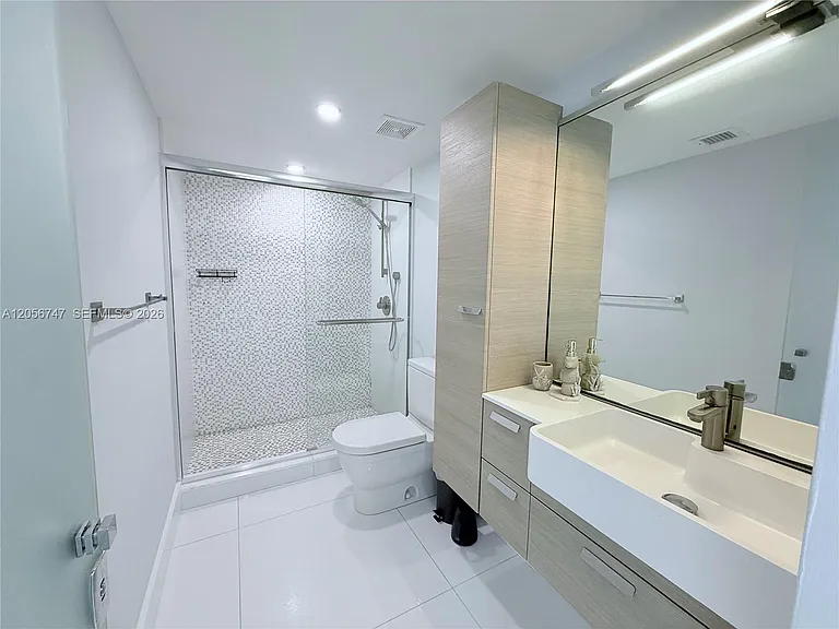19390 Collins Ave #907 — Photo 7