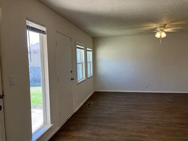 6302 S Owasso Pl — Photo 2