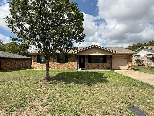 231 Redbud St Photo 1
