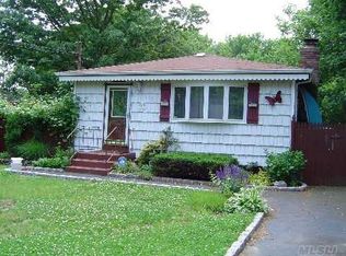 1112 Bay Shore Ave, Bay Shore, NY 11706
