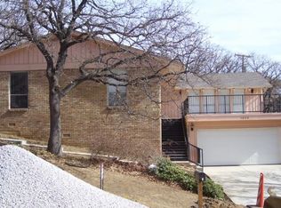 1003 Acorn Ct, Arlington, TX 76012