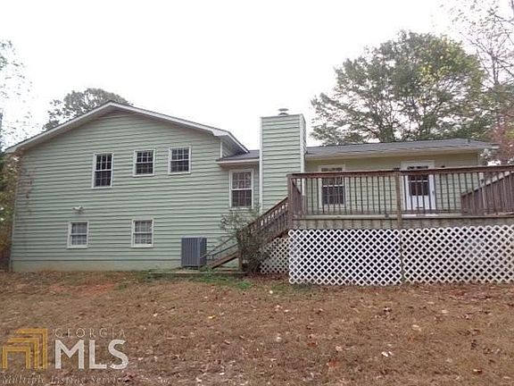 4th image of 305 Hilltop Ln