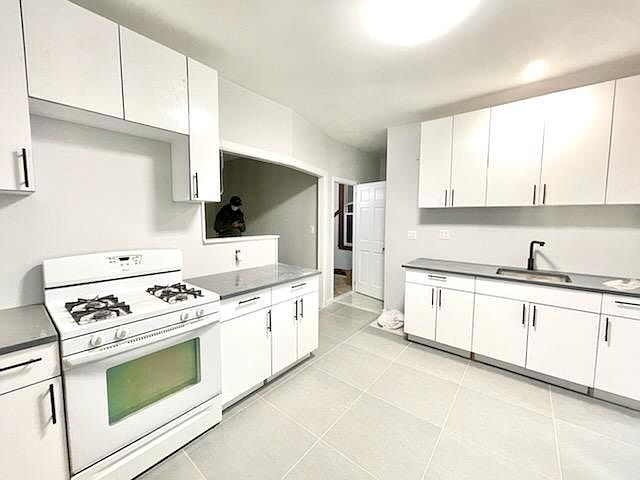 1st image of 23-11 124th St
