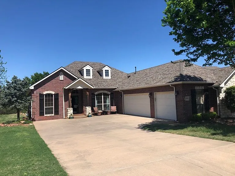 3209 Songwood Dr — Photo 1