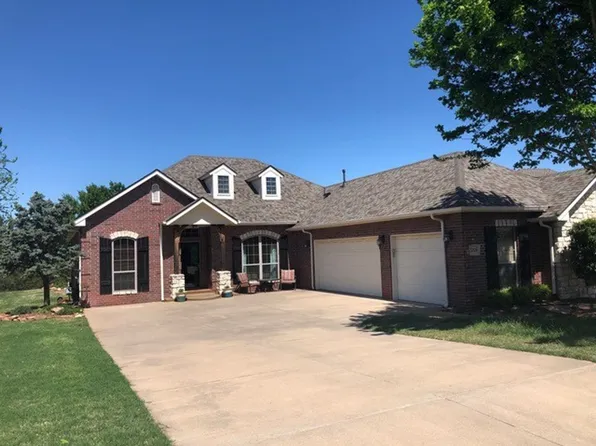 3209 Songwood Dr, Edmond, OK 73003