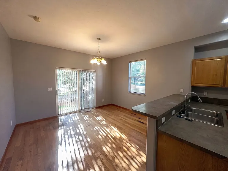 42 Audrey Cir — Photo 3