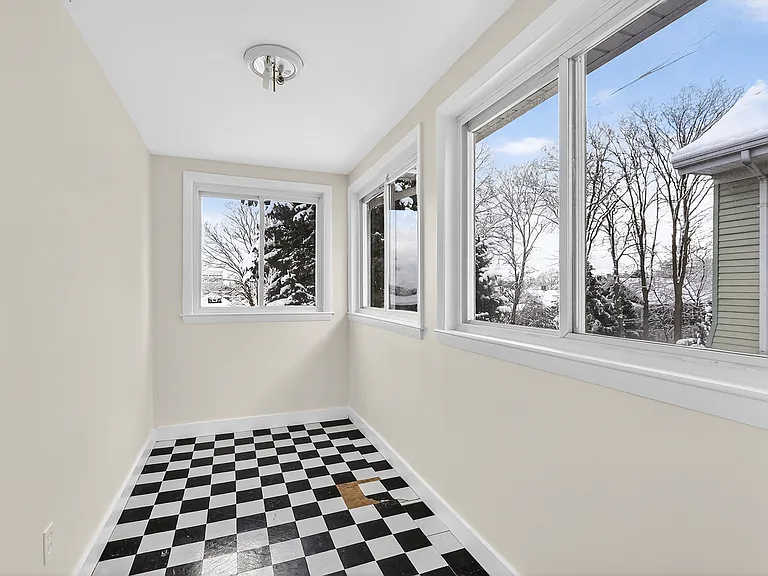 36 Mapleton St — Photo 38