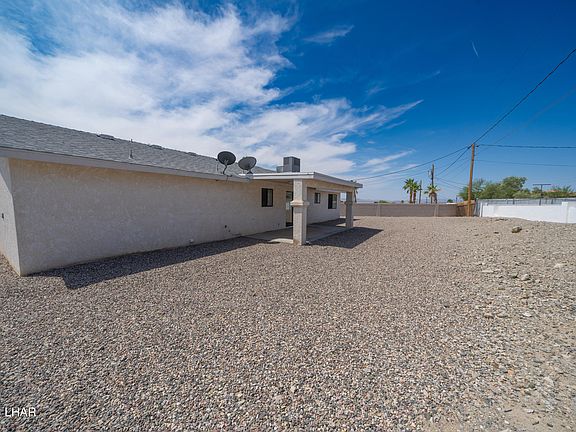 3rd image of 2643 Bamboo Dr