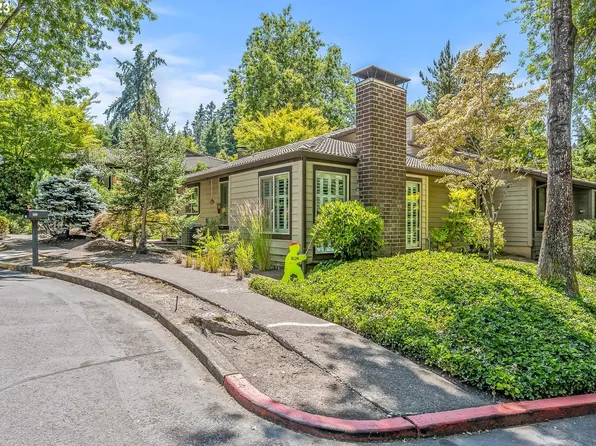 7676 SW Cresmoor Dr, Beaverton, OR 97008