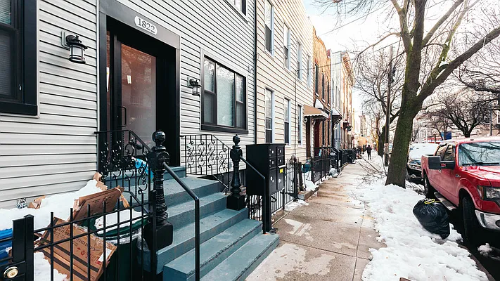 Rented by Nooklyn NYC LLC | media 13