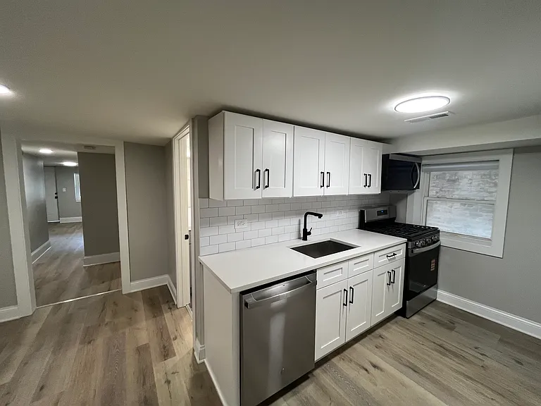 4050 N Richmond St #B — Photo 7