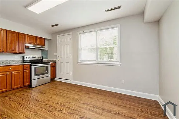 3 bed, $2,500 — Photo 3