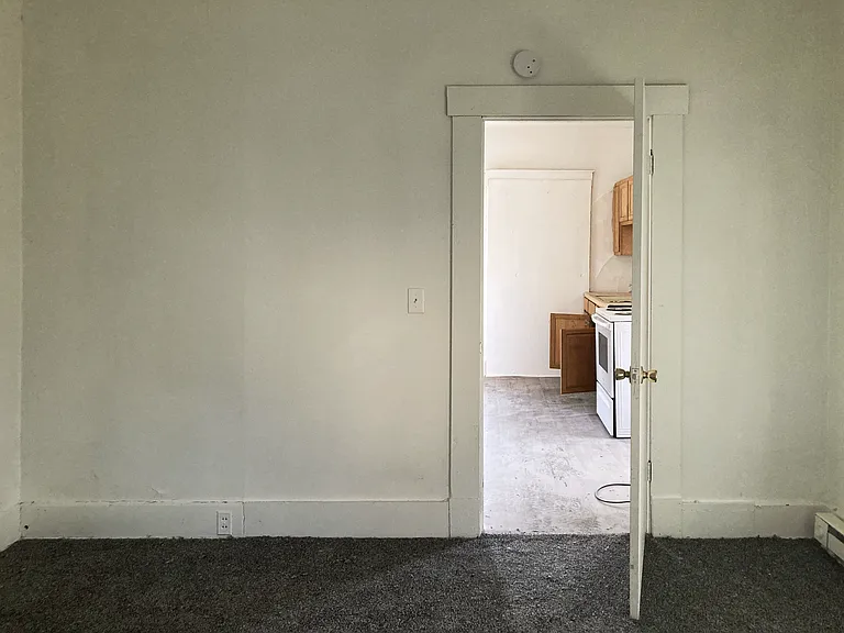 626-628 W Main St — Photo 10