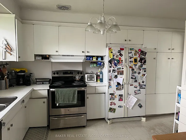 156 Cocksfield Ave — Photo 6