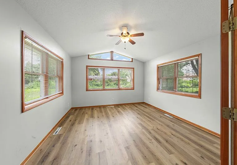main level sun room