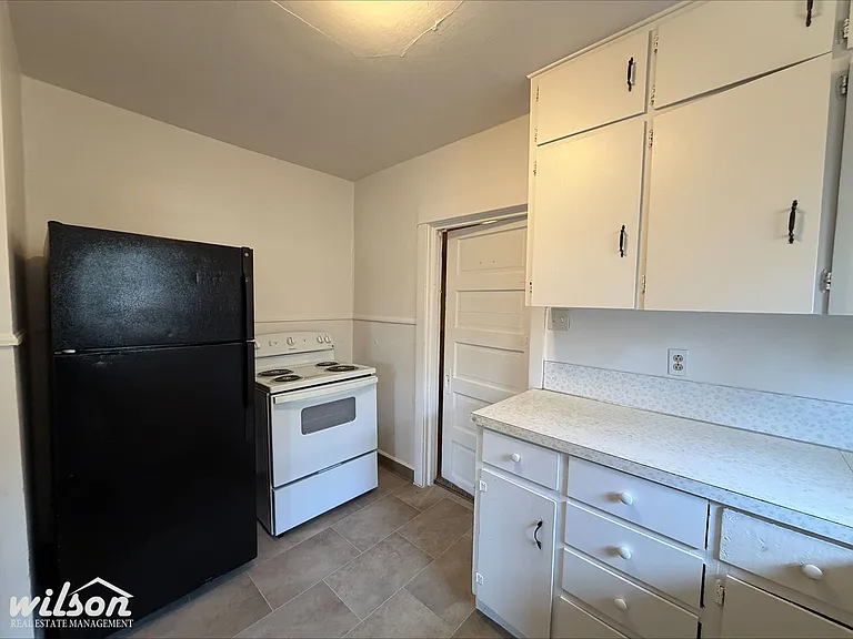 1403 W Lincoln Ave — Photo 9