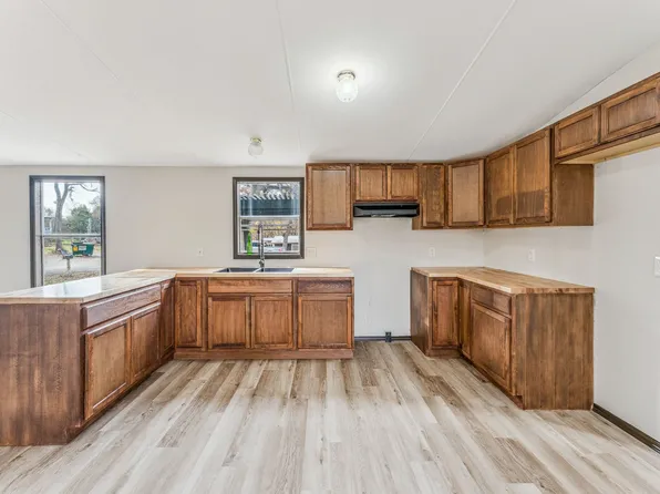 554 Blue Jay Ct, Granbury, TX 76049