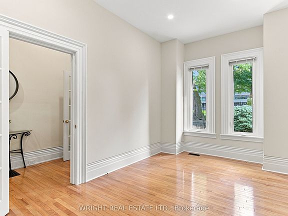 5th image of 276 Robert St
