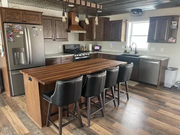 7557 Loop Rd, Posen, MI 49776