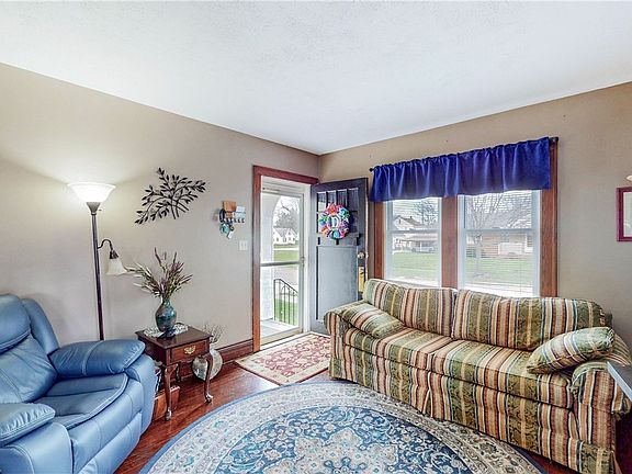 5th image of 356 Avery Ave
