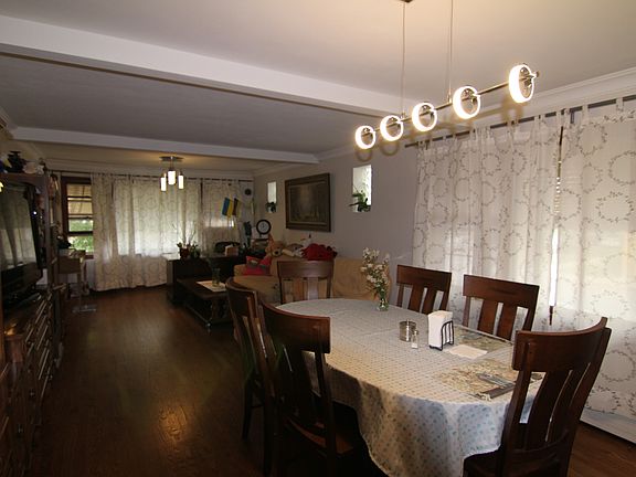 3rd image of 5158 W Cornelia Ave
