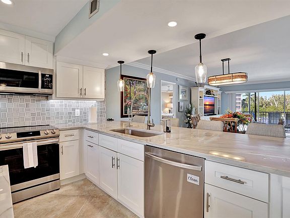 5th image of 1523 E Hillsboro Boulevard #331