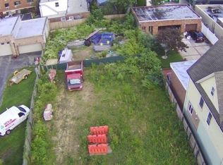 66-73 79th Pl, Middle Village, NY 11379