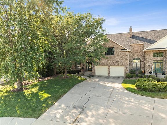 3rd image of 2 Inglewood Ln