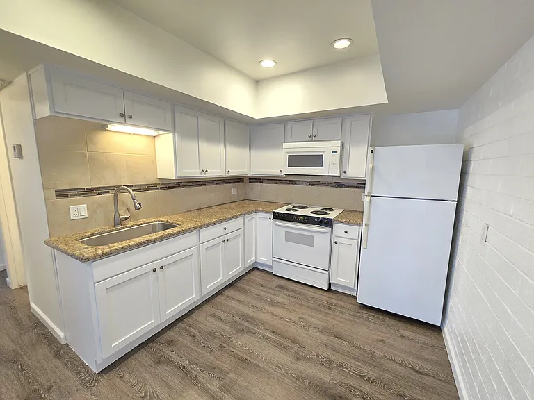 524 W Malibu Dr #4 — Photo 9