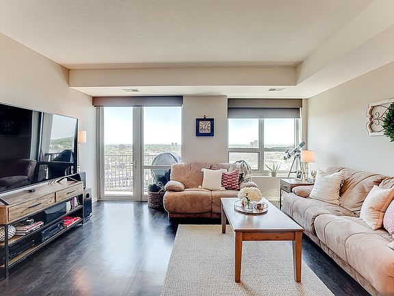4th image of 929 Portland Ave APT 1807