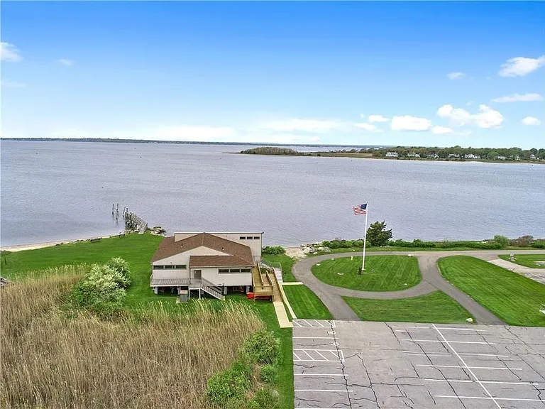 10 Seabreeze Ln — Photo 4