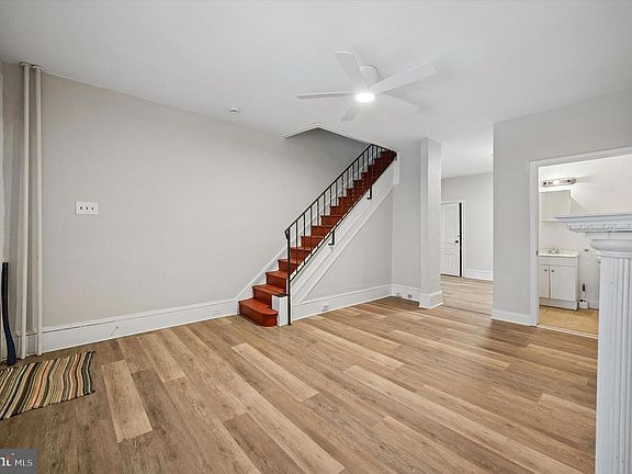 4th image of 1313 E Rittenhouse St