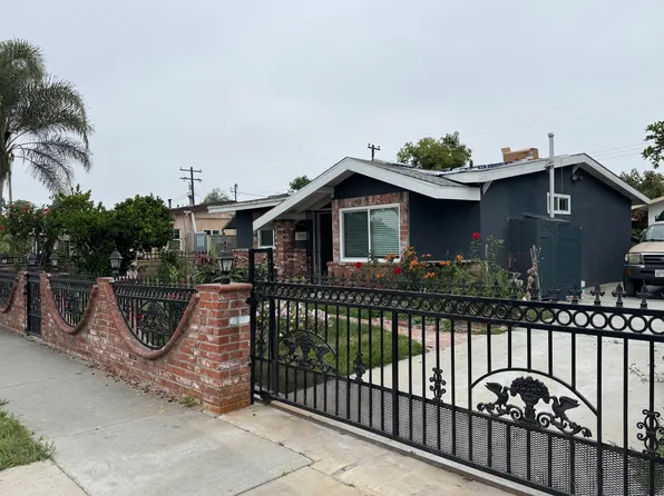 12022 207th St, Lakewood, CA 90715