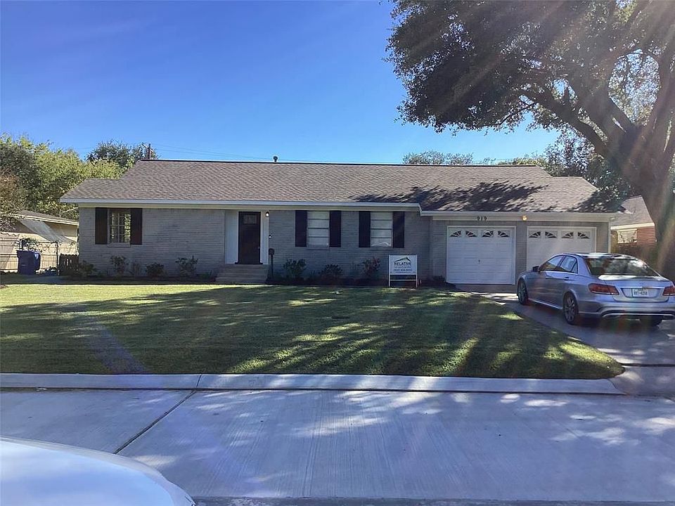 1st image of 919 24th Ave N