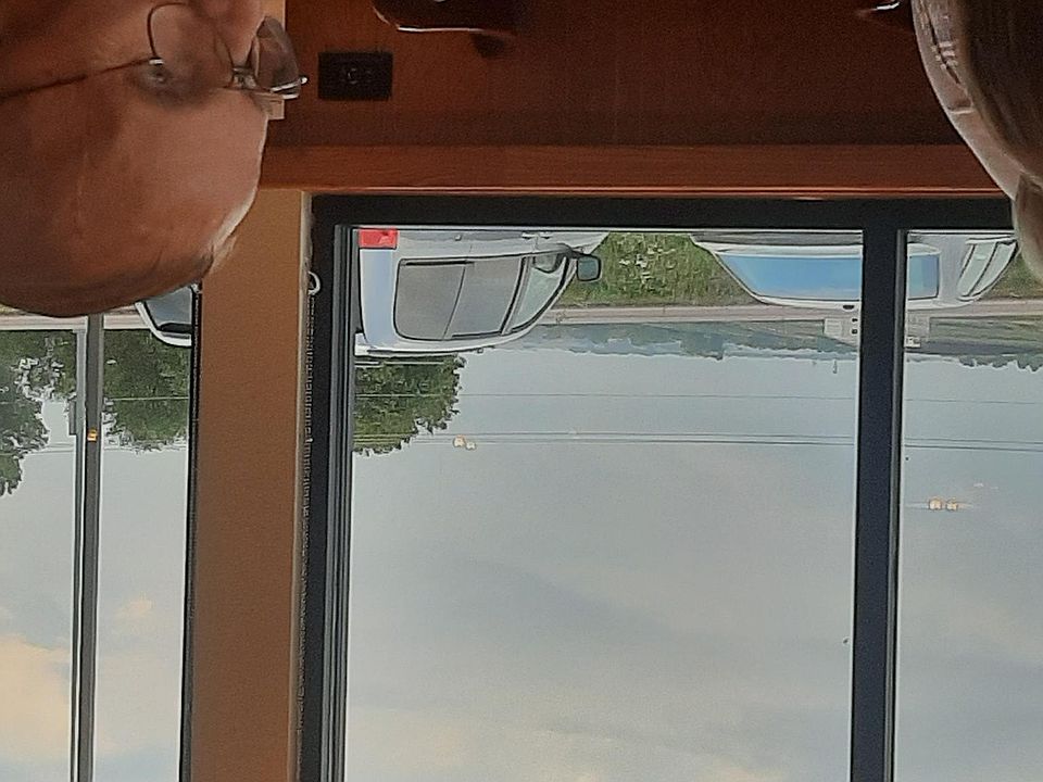 No place to delete photos till get the right photo in