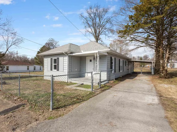 1905 E Garland St, West Frankfort, IL 62896